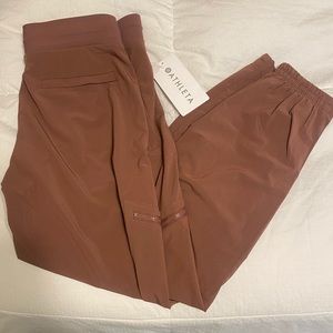 🆕 Athleta Venture Pant Size 6